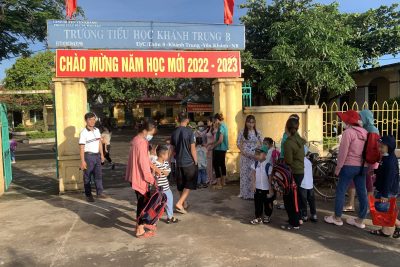 NGÀY ĐẦU TIÊN ĐI HỌC CỦA HỌC SINH LỚP 1B TRƯỜNG TIỂU HỌC KHÁNH TRUNG B